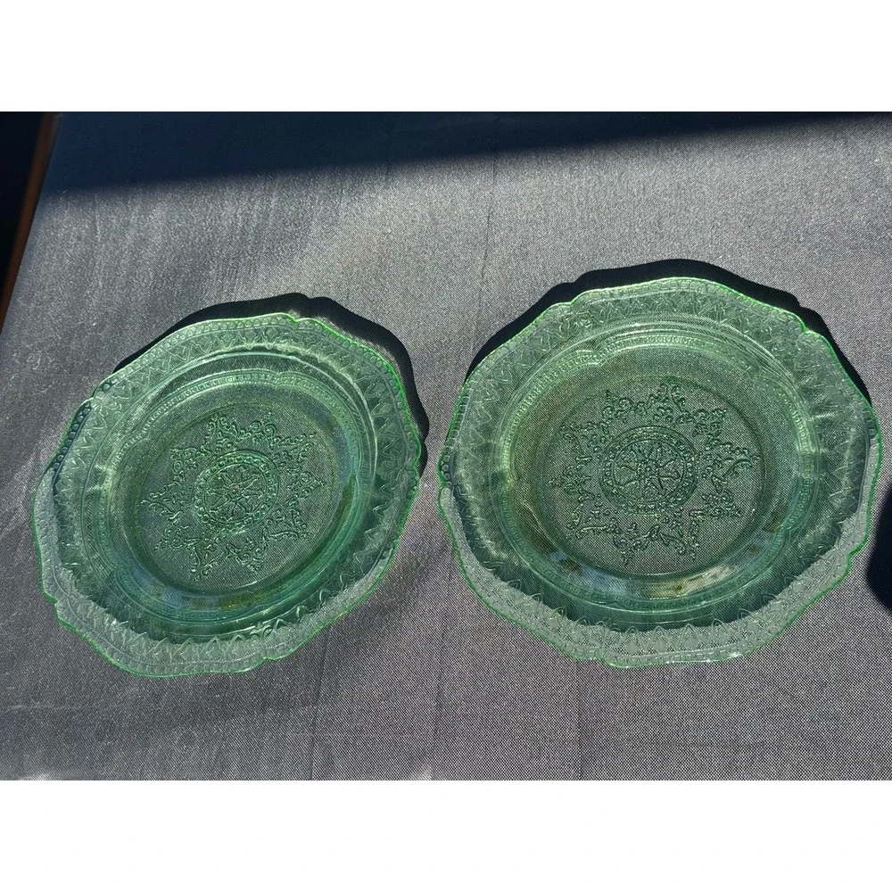 Set of 2 Federal Green Uranium Depression Glass Patrician Spoke Salad Plates UG